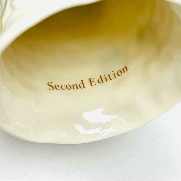 Vintage Belleek 2nd Edition Irish Round Tower Ornament - Picture 8 of 9